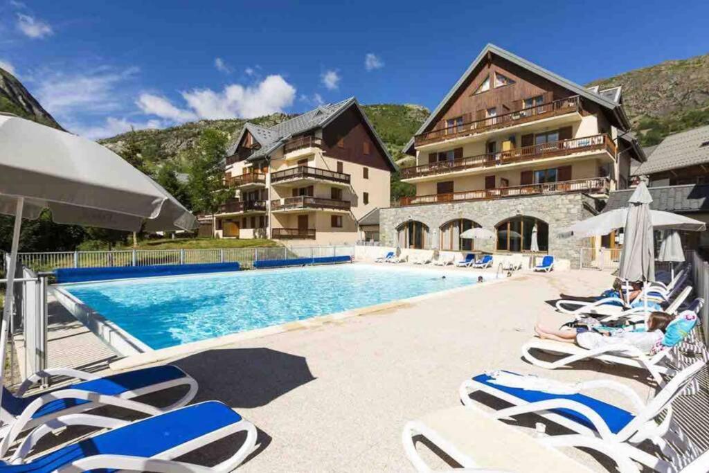 Apartmán Logement 4/6 Personnes A La Montagne Avec Piscine Saint-Sorlin-dʼArves Exteriér fotografie