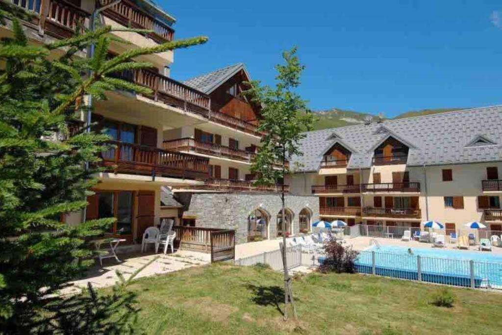 Apartmán Logement 4/6 Personnes A La Montagne Avec Piscine Saint-Sorlin-dʼArves Exteriér fotografie